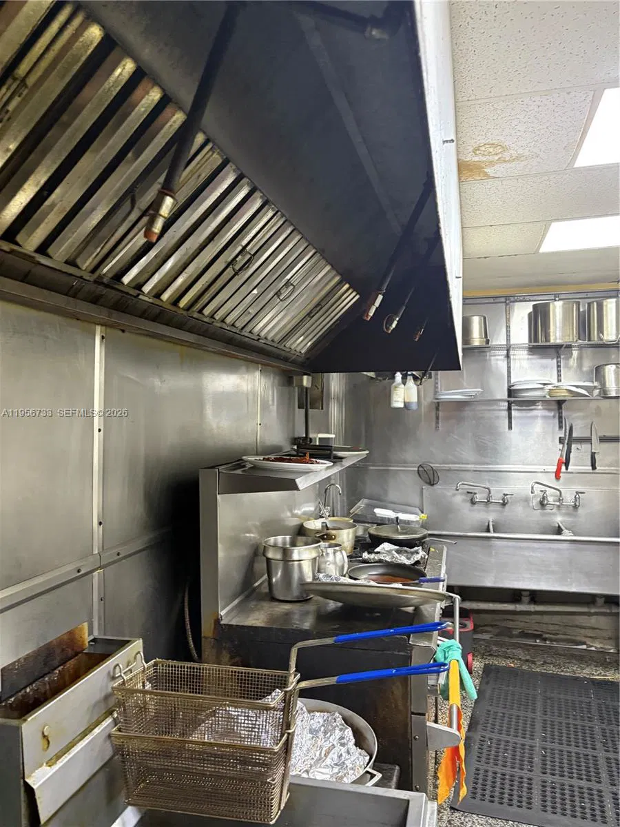 Profitable Cafe with Strong Industrial Clientele