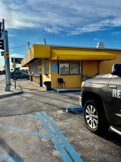 Profitable Cafe with Strong Industrial Clientele