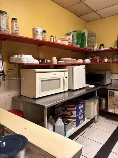 Established Restaurant and Caf with Current Licenses