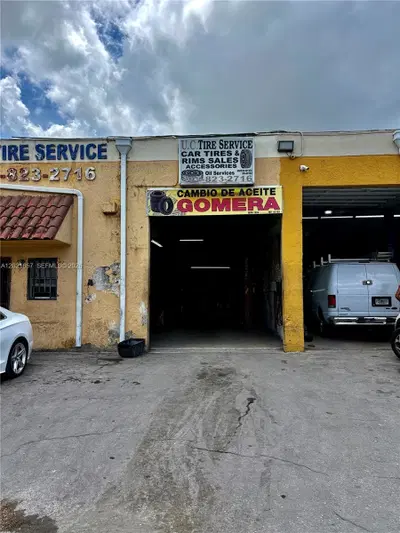 Established Tire Shop and Oil Change with Active Client Base