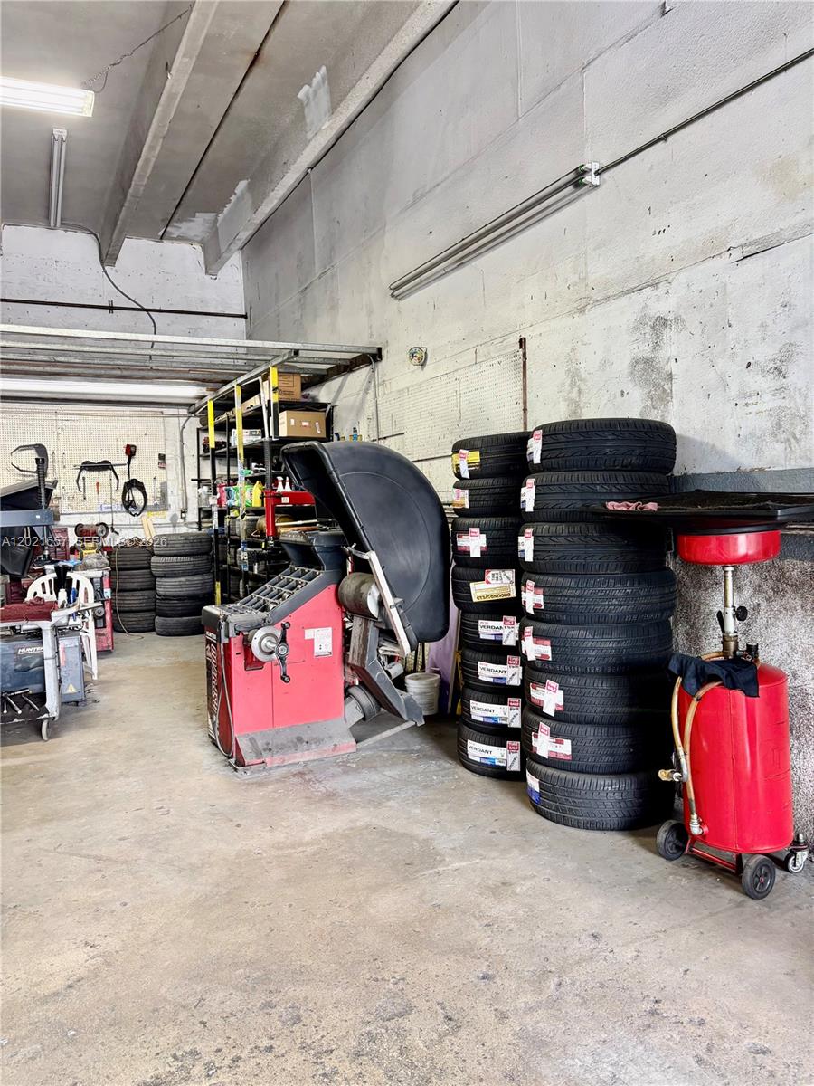 Established Tire Shop and Oil Change with Active Client Base