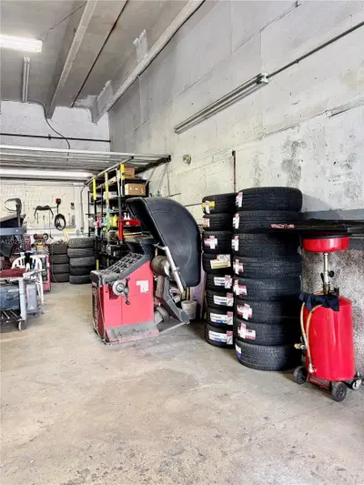 Established Tire Shop and Oil Change with Active Client Base