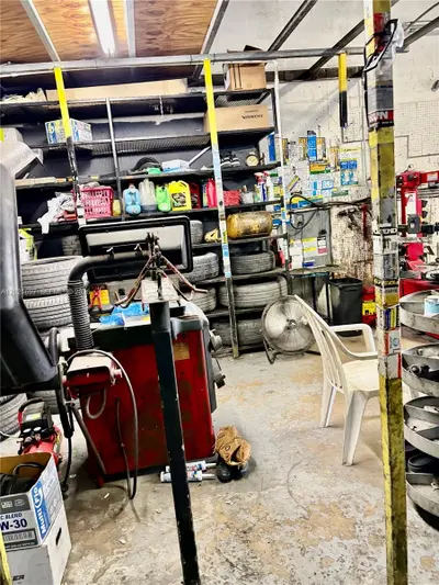 Established Tire Shop and Oil Change with Active Client Base