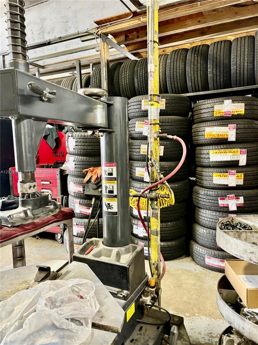 Established Tire Shop and Oil Change with Active Client Base