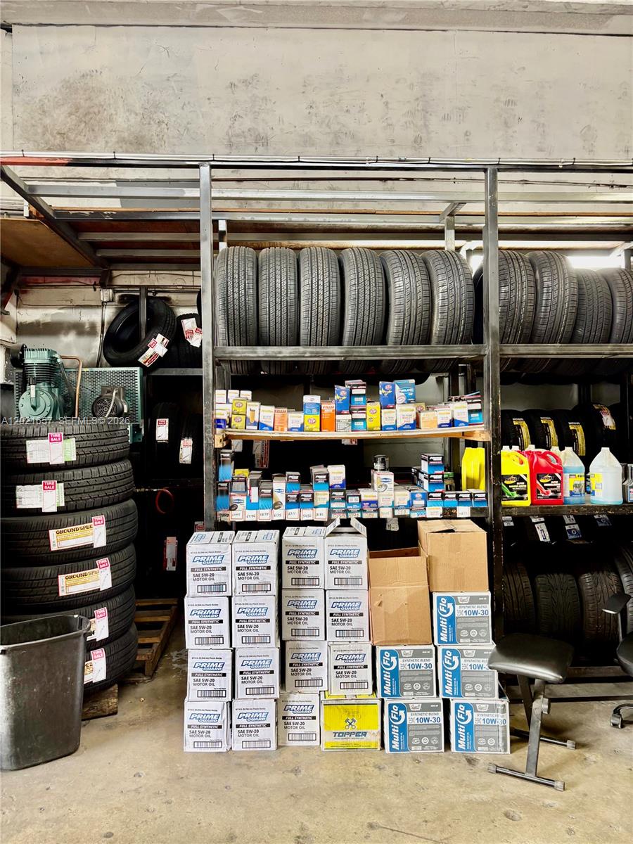 Established Tire Shop and Oil Change with Active Client Base