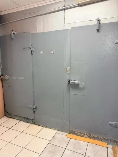 Established Restaurant with Updated Kitchen Systems