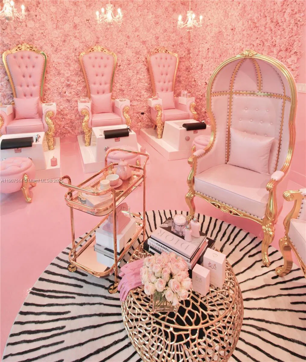 Thriving Luxury Beauty Salon with Loyal Clientele