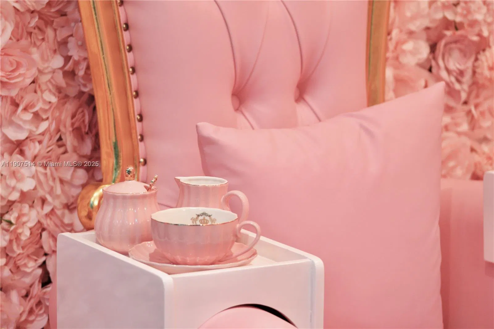 Thriving Luxury Beauty Salon with Loyal Clientele