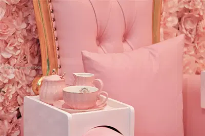 Thriving Luxury Beauty Salon with Loyal Clientele