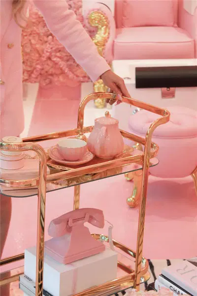 Thriving Luxury Beauty Salon with Loyal Clientele