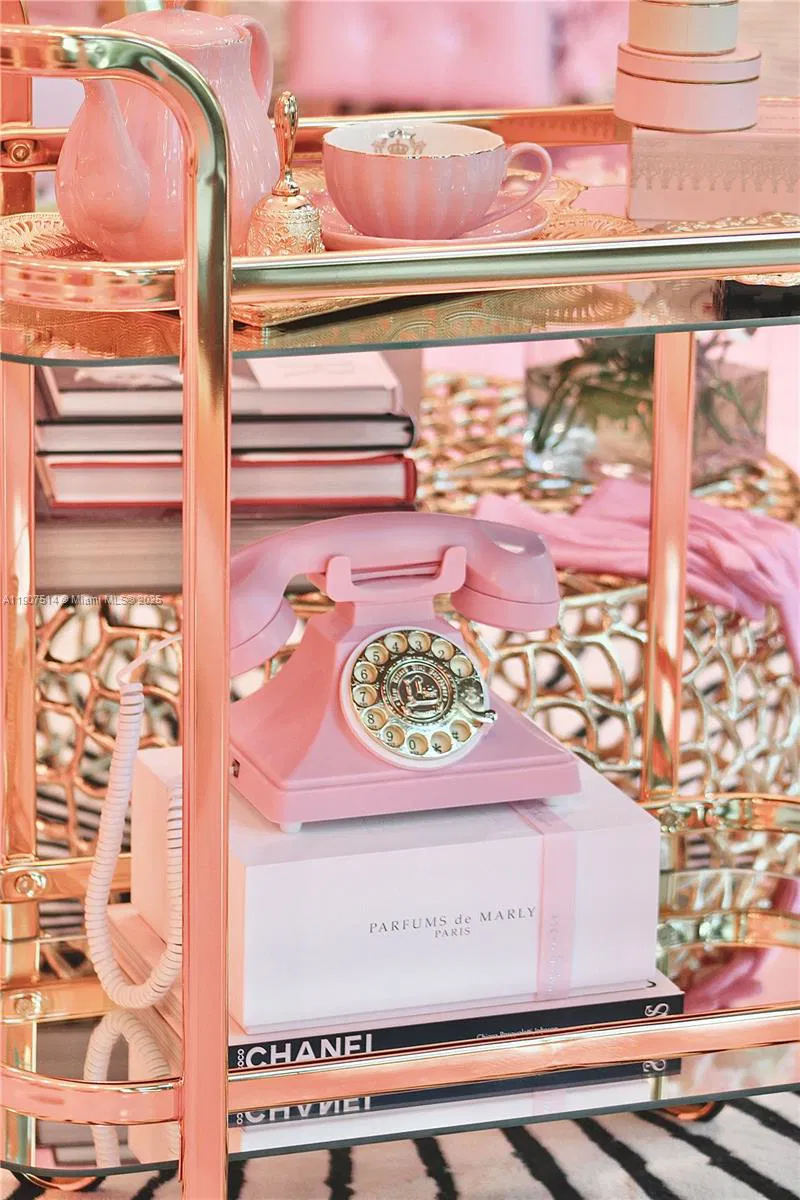 Thriving Luxury Beauty Salon with Loyal Clientele