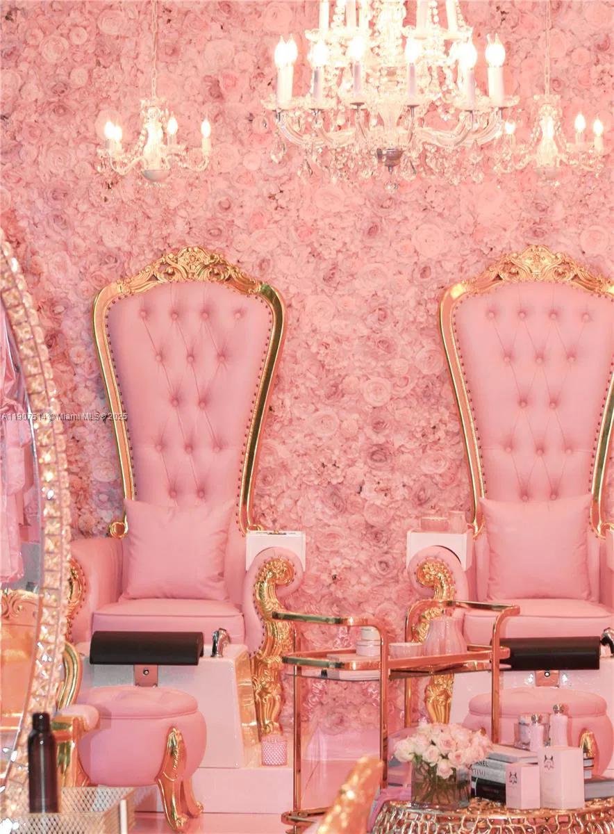 Thriving Luxury Beauty Salon with Loyal Clientele