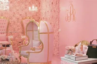 Thriving Luxury Beauty Salon with Loyal Clientele