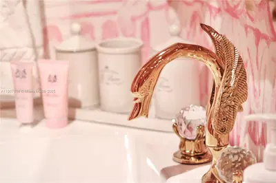 Thriving Luxury Beauty Salon with Loyal Clientele