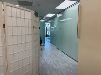 Premier Turnkey Commercial Space with High Visibility