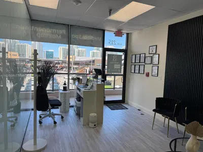 Premier Turnkey Commercial Space with High Visibility