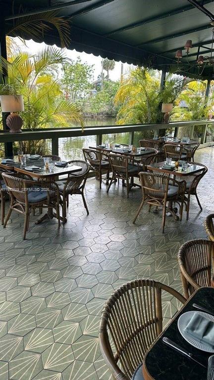 Premier Waterfront Restaurant with Direct Boat Access