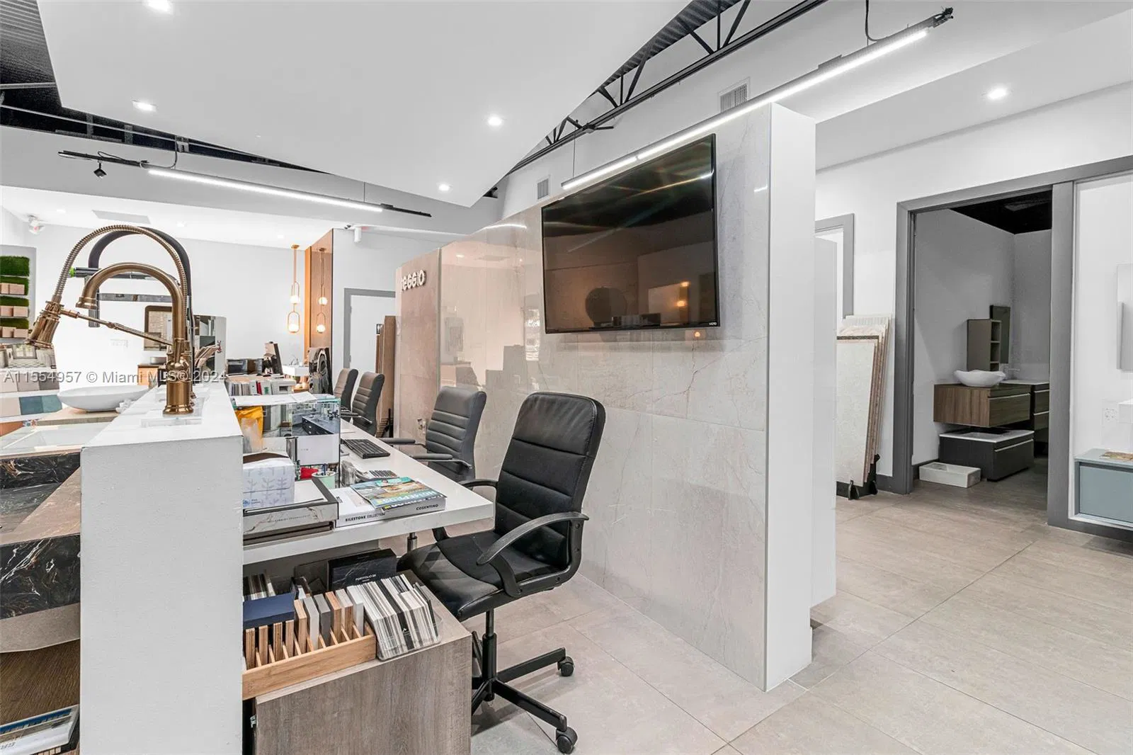 Premier Tile and Stone Retailer with Prime Showroom