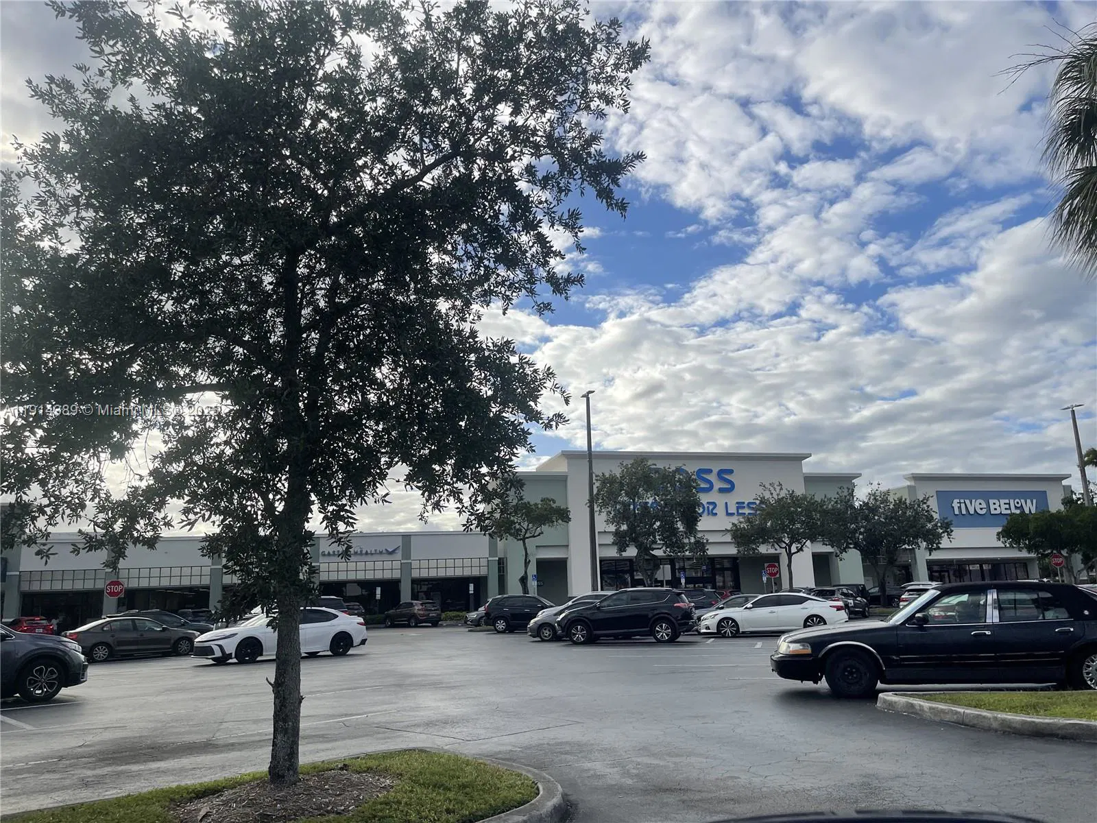 Turnkey International Fragrance Retailer in High Traffic Plaza