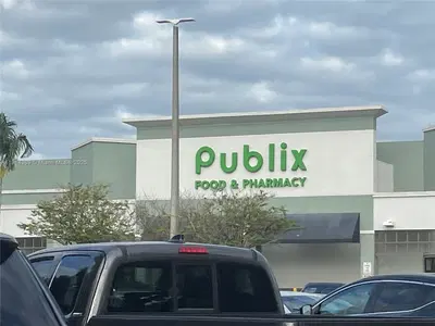 Turnkey International Fragrance Retailer in High Traffic Plaza