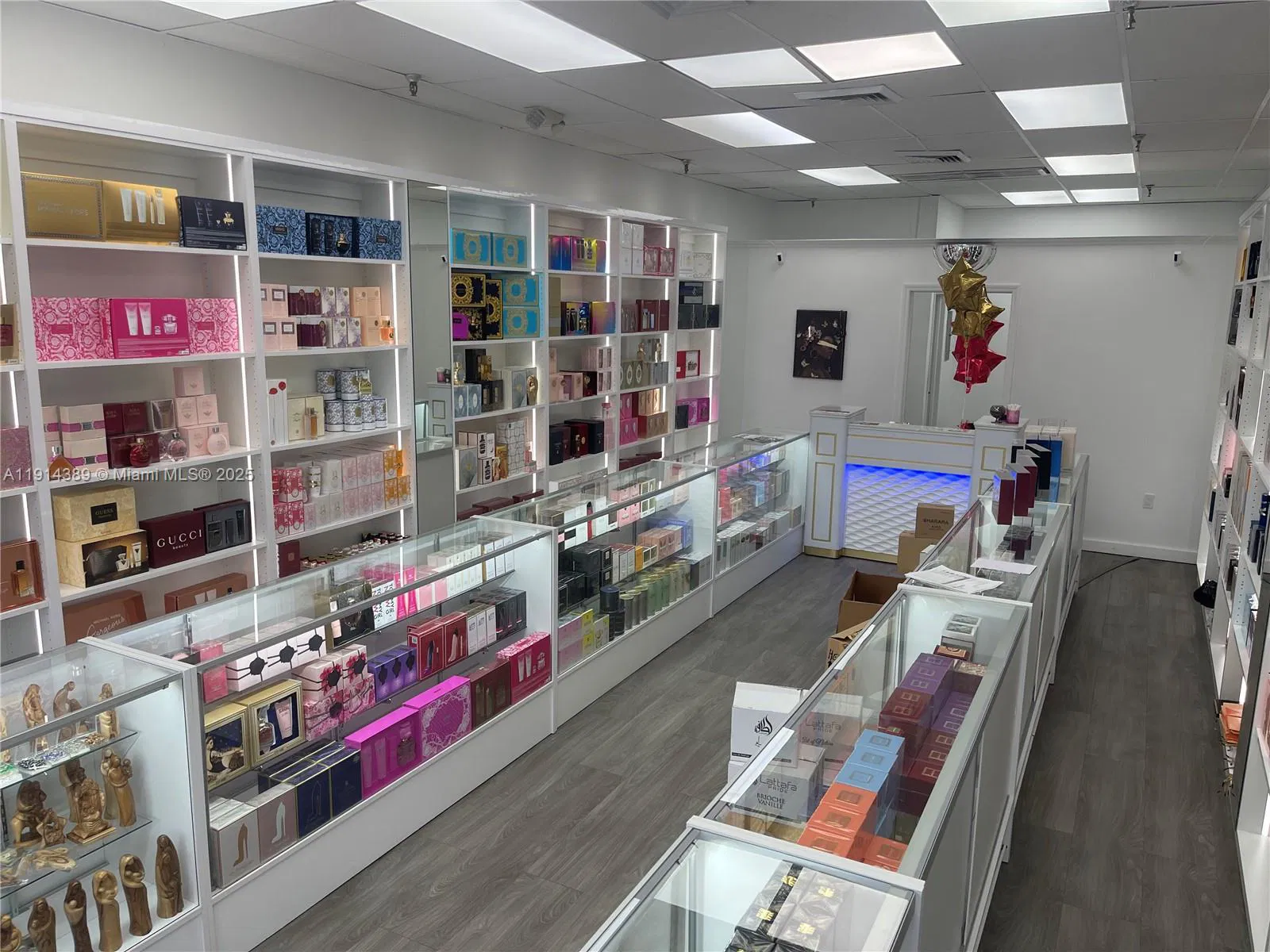 Turnkey International Fragrance Retailer in High Traffic Plaza