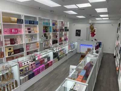 Turnkey International Fragrance Retailer in High Traffic Plaza