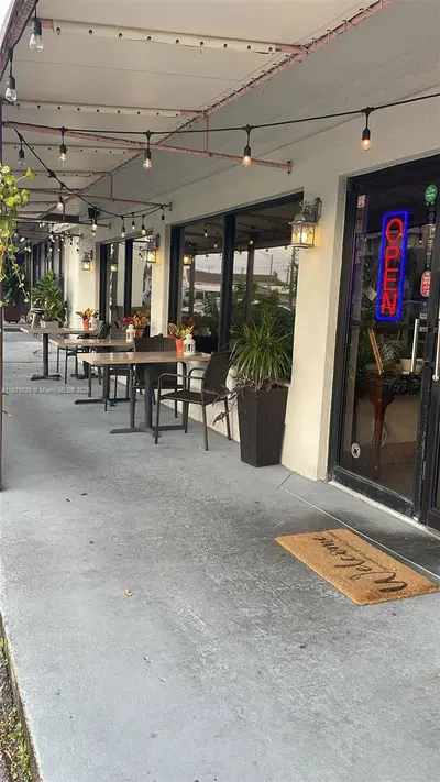 Thriving Arabic Restaurant with Loyal Clientele