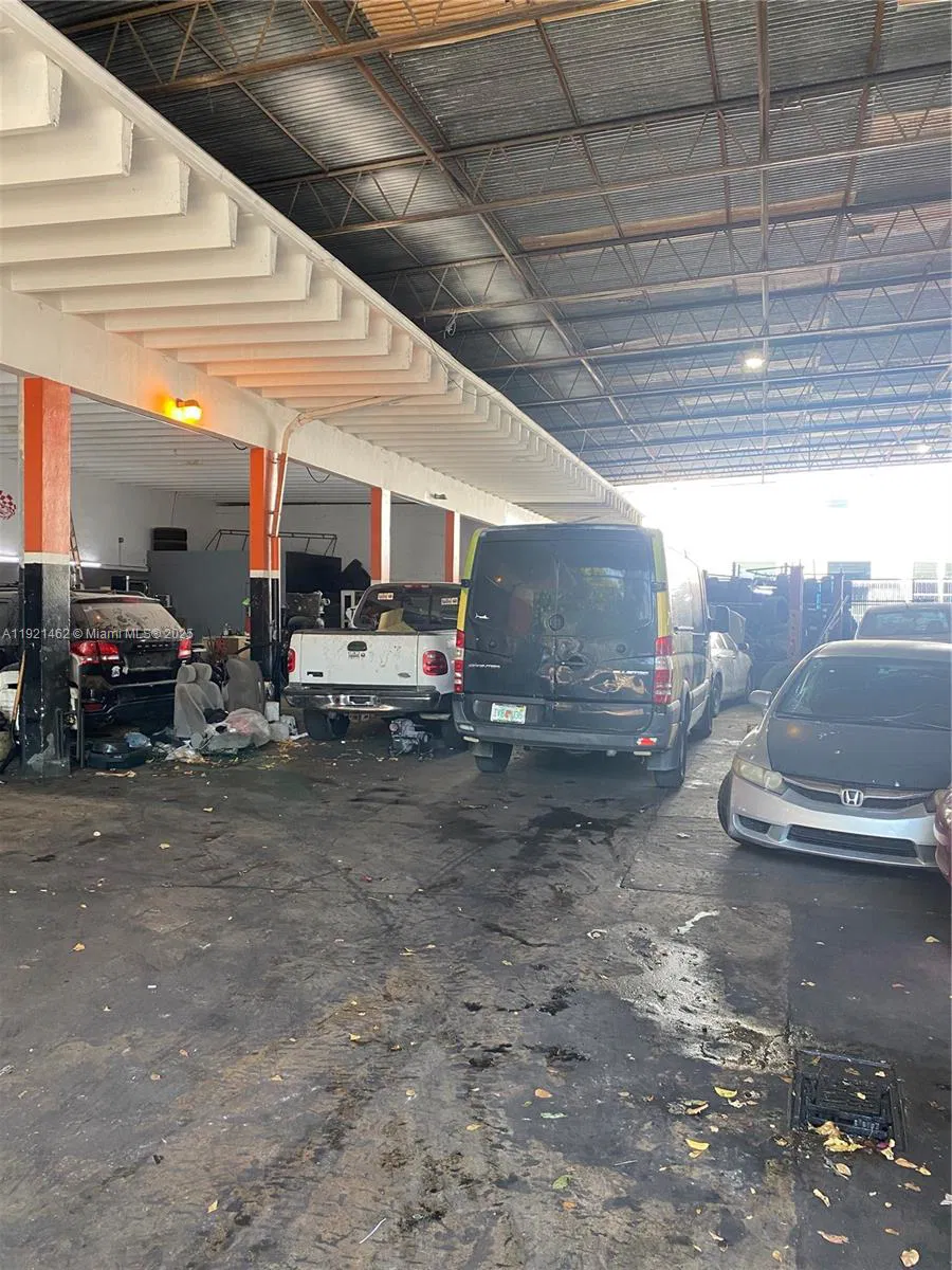 Established Auto Repair Shop with Low Overhead