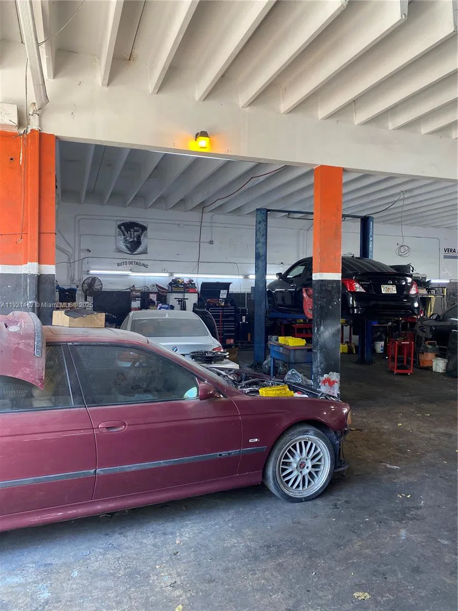 Established Auto Repair Shop with Low Overhead