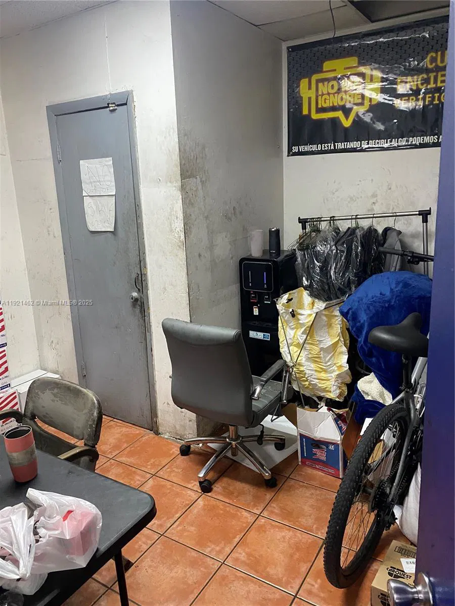 Established Auto Repair Shop with Low Overhead