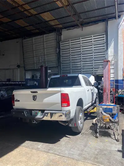 Established Auto Repair Shop with Low Overhead