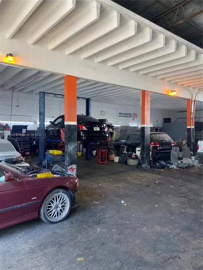 Established Auto Repair Shop with Low Overhead