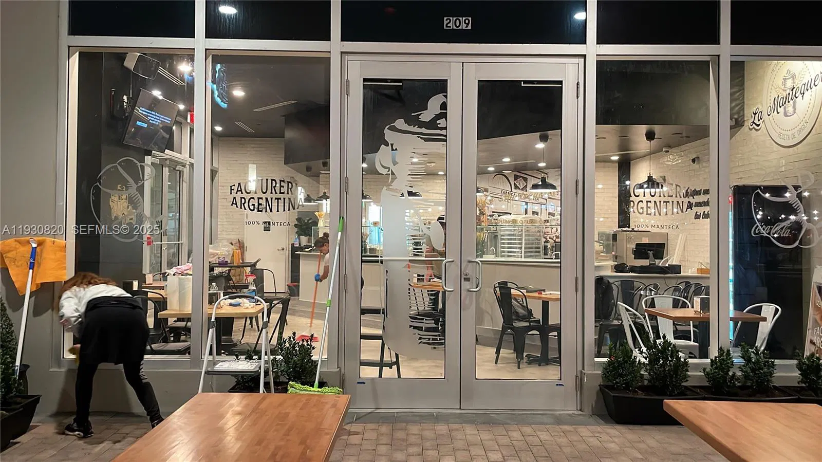 Turnkey Argentine Bakery in a Prime Location