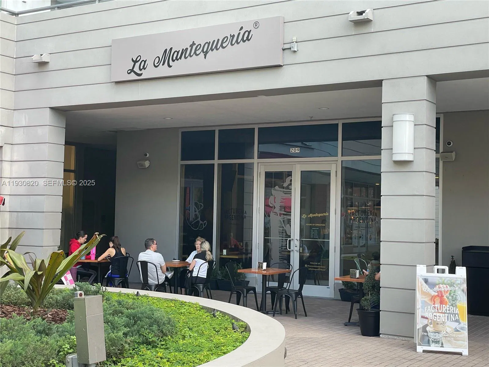 Turnkey Argentine Bakery in a Prime Location