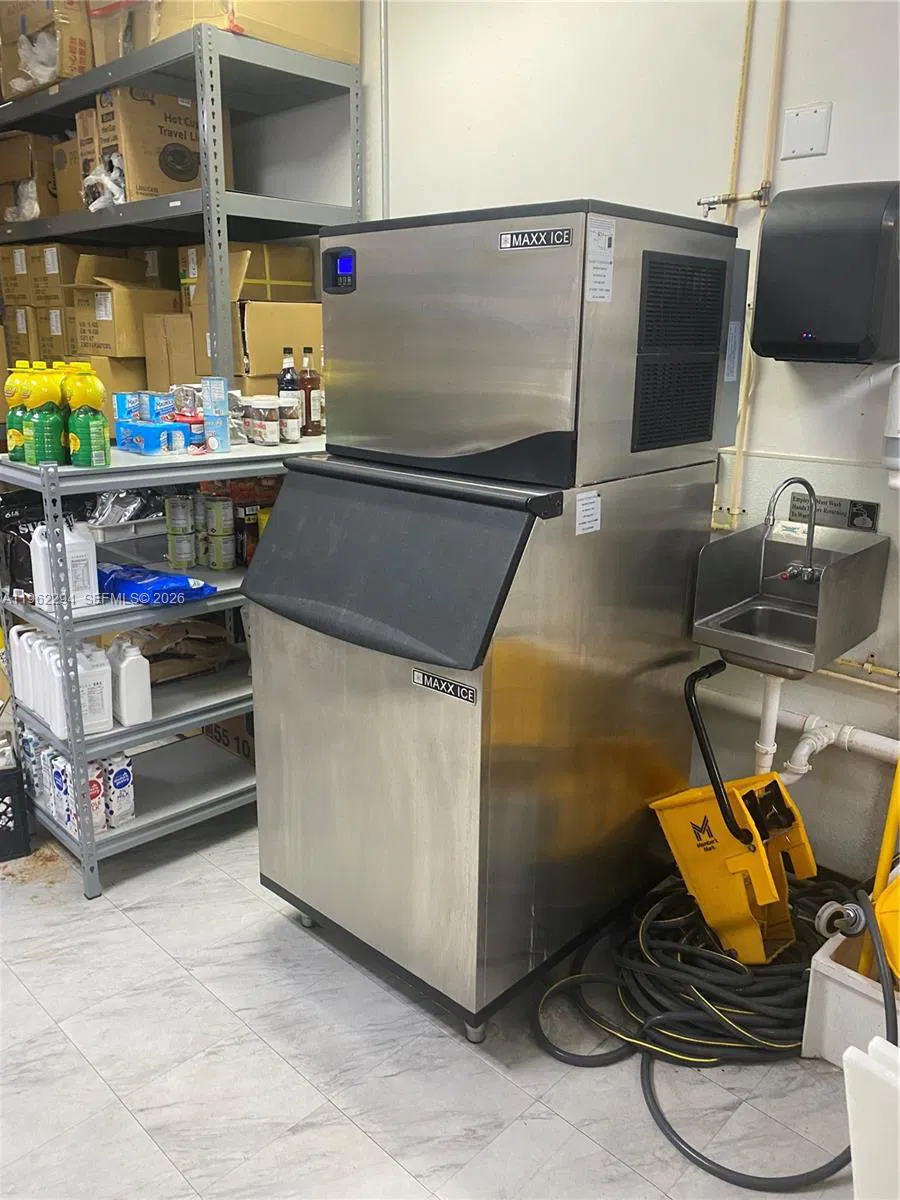 Profitable Boba Tea Shop with Prime Location