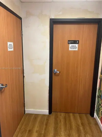 Established Mexican Restaurant with High Visibility