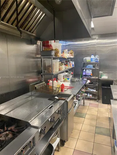 Established Mexican Restaurant with High Visibility