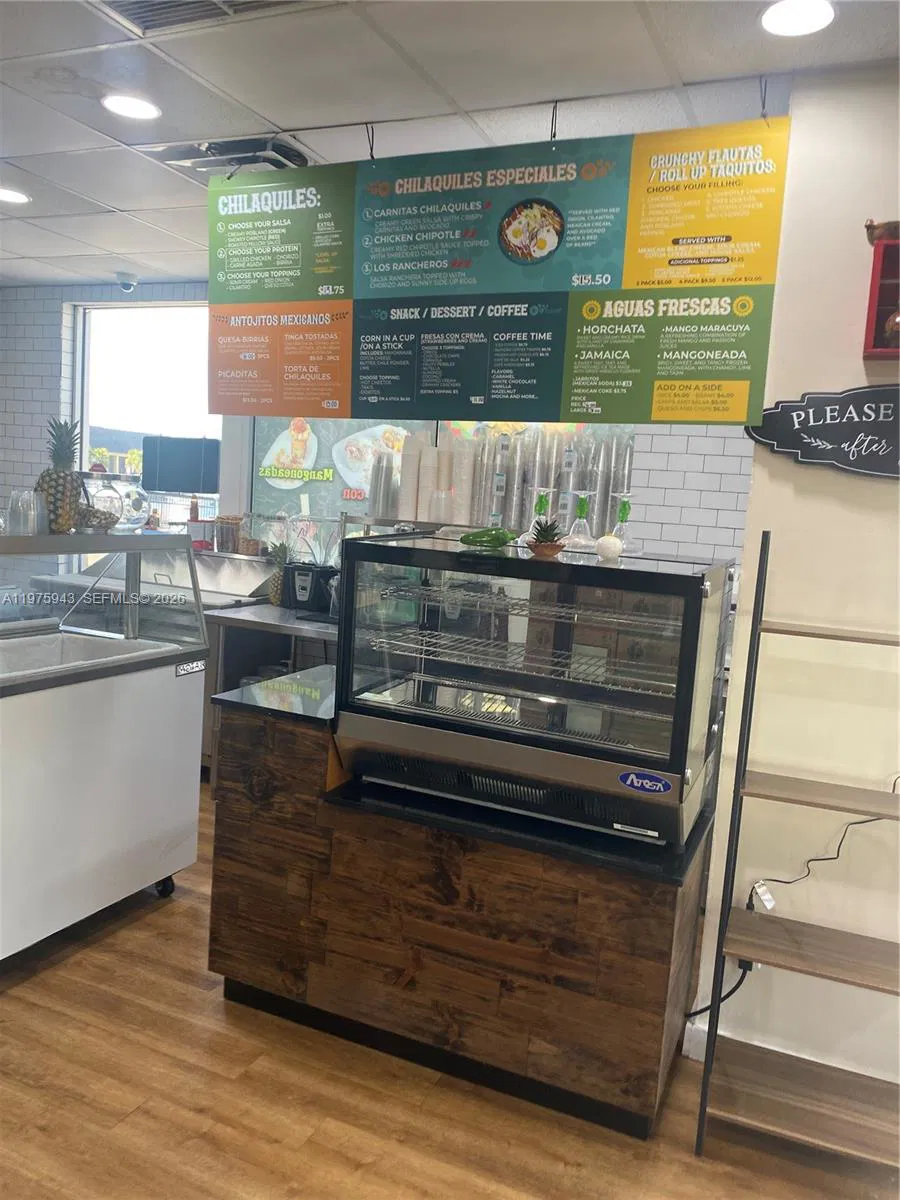 Established Mexican Restaurant with High Visibility