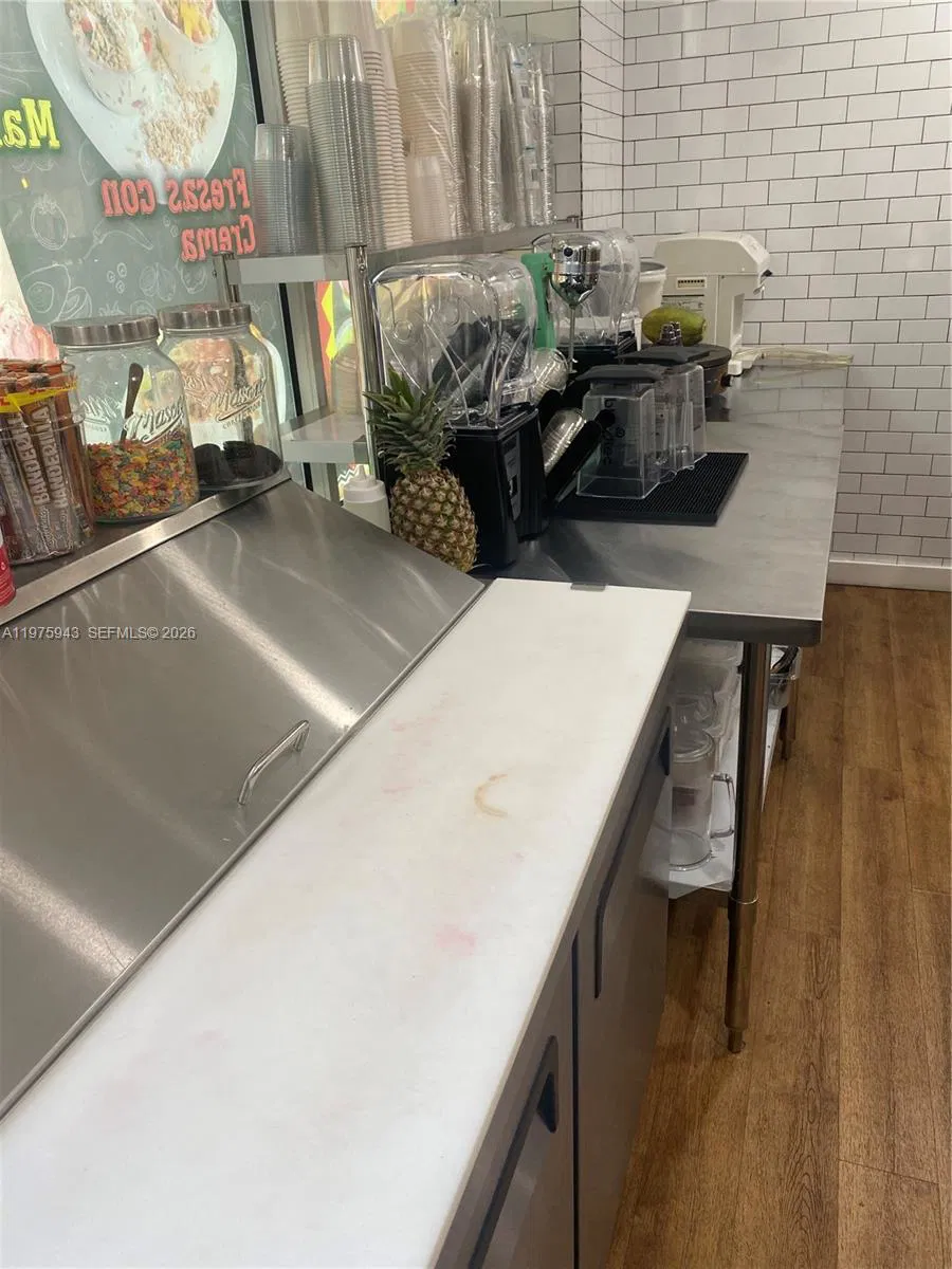 Established Mexican Restaurant with High Visibility