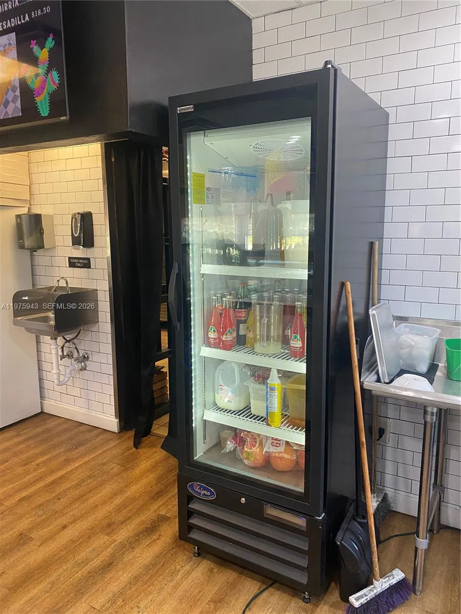 Established Mexican Restaurant with High Visibility