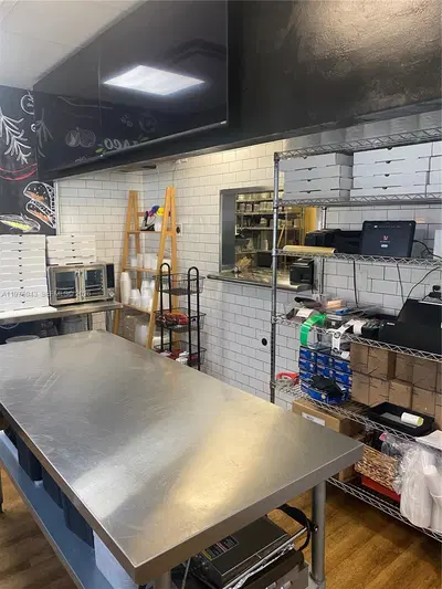 Established Mexican Restaurant with High Visibility