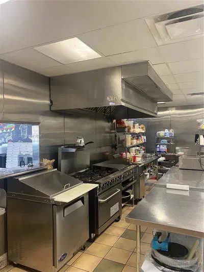 Established Mexican Restaurant with High Visibility