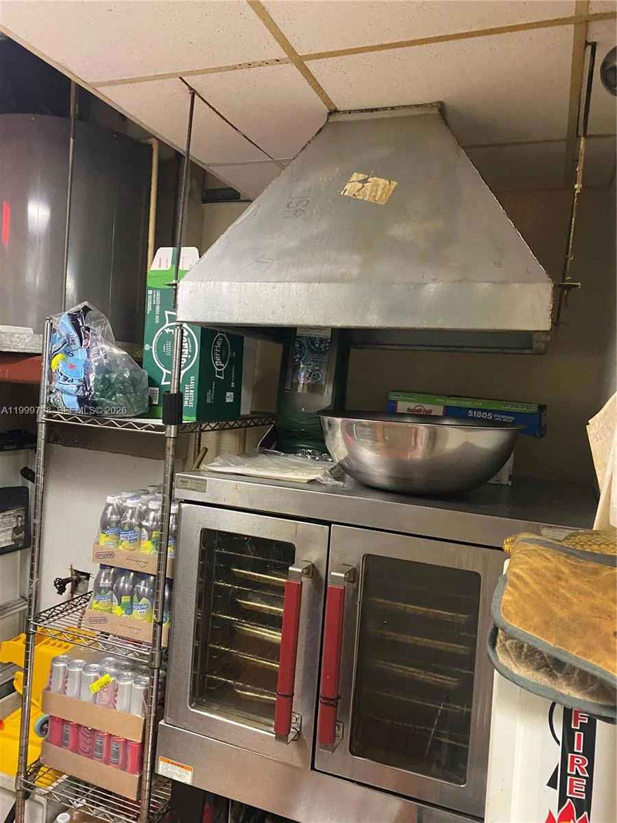 Established Gourmet Salad Restaurant in Prime Location