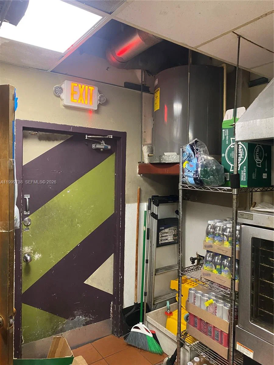 Established Gourmet Salad Restaurant in Prime Location