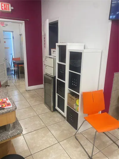 Established Nail Salon with Loyal Clientele