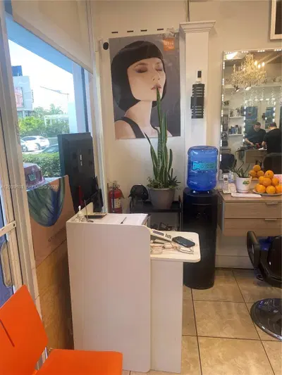 Established Nail Salon with Loyal Clientele