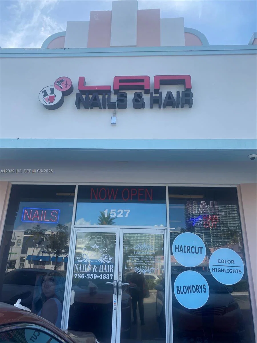 Established Nail Salon with Loyal Clientele