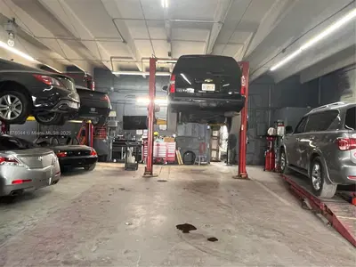 Established Auto Repair with Comprehensive Facilities