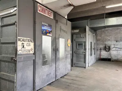 Established Auto Repair with Comprehensive Facilities