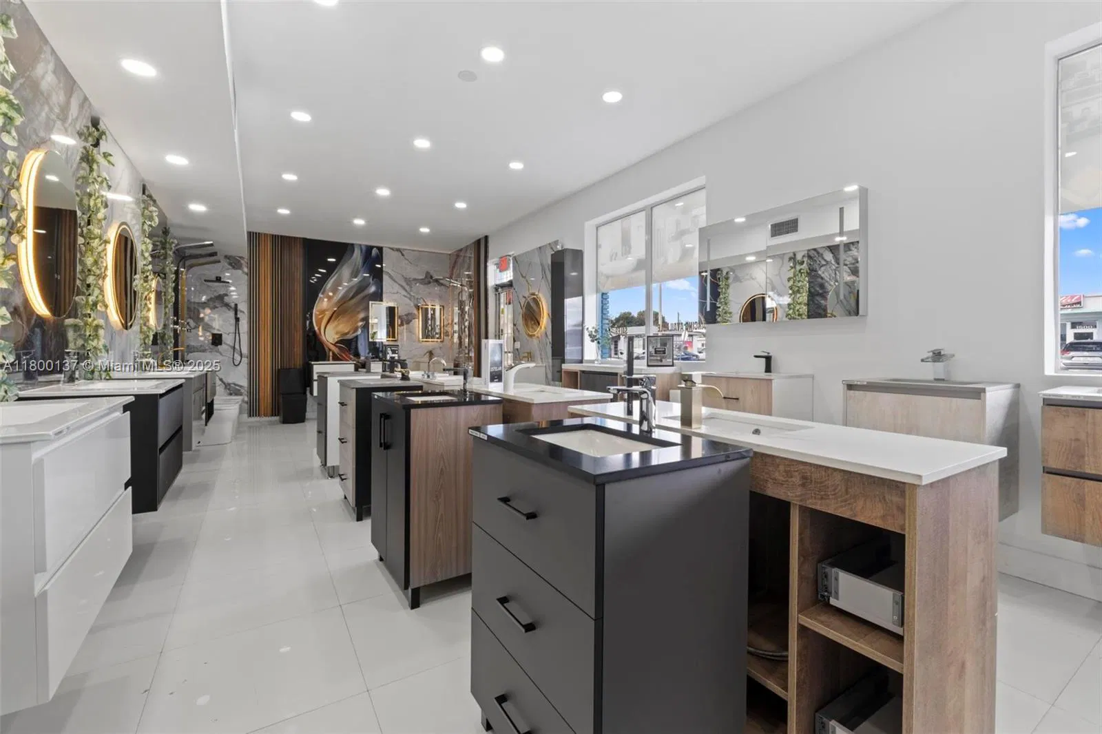 Thriving Home Interior Retailer with Design Services